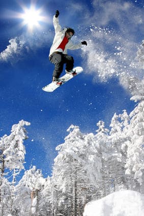 Ein Single im Skiurlaub beim Skifahren